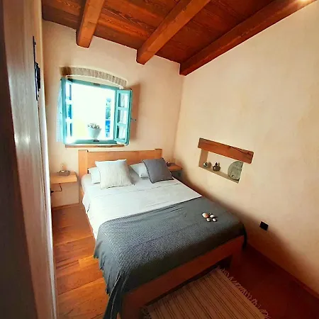 Nona Keka Apartment Cres