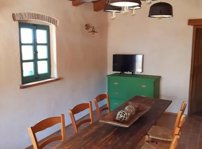 Nona Keka شقة كريس